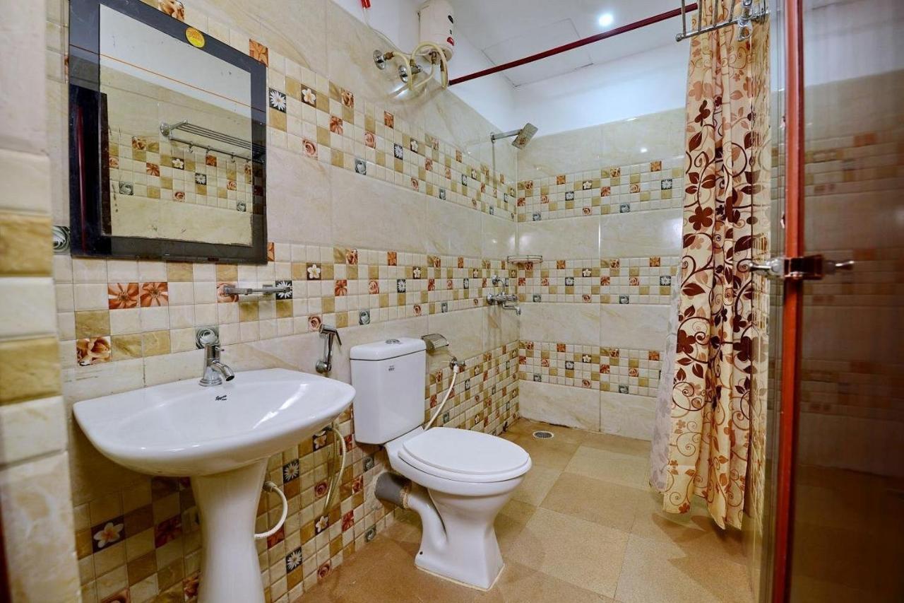 Hotel Rajdhani Bhubaneswar Exteriör bild