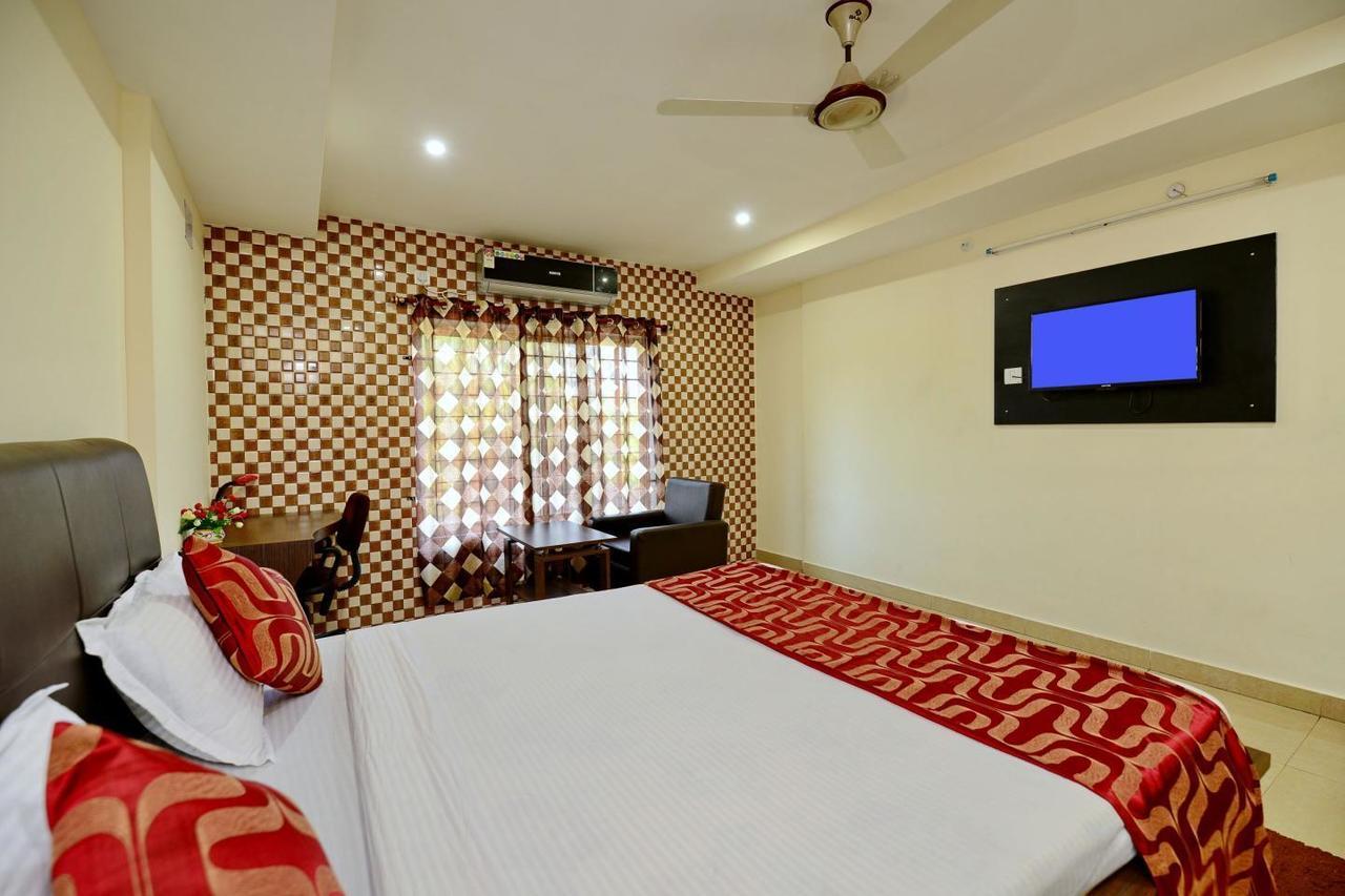 Hotel Rajdhani Bhubaneswar Exteriör bild