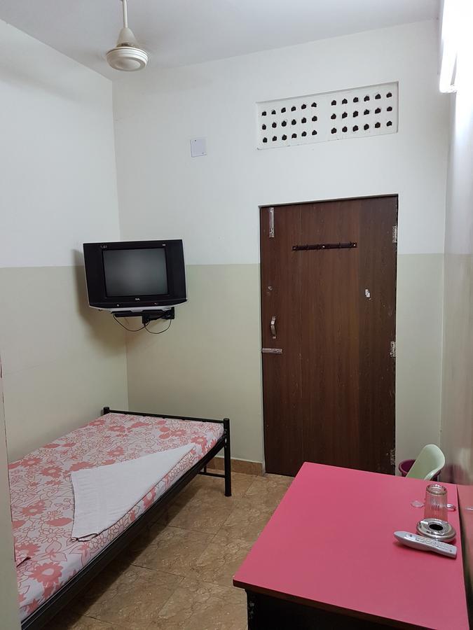 Hotel Rajdhani Bhubaneswar Exteriör bild