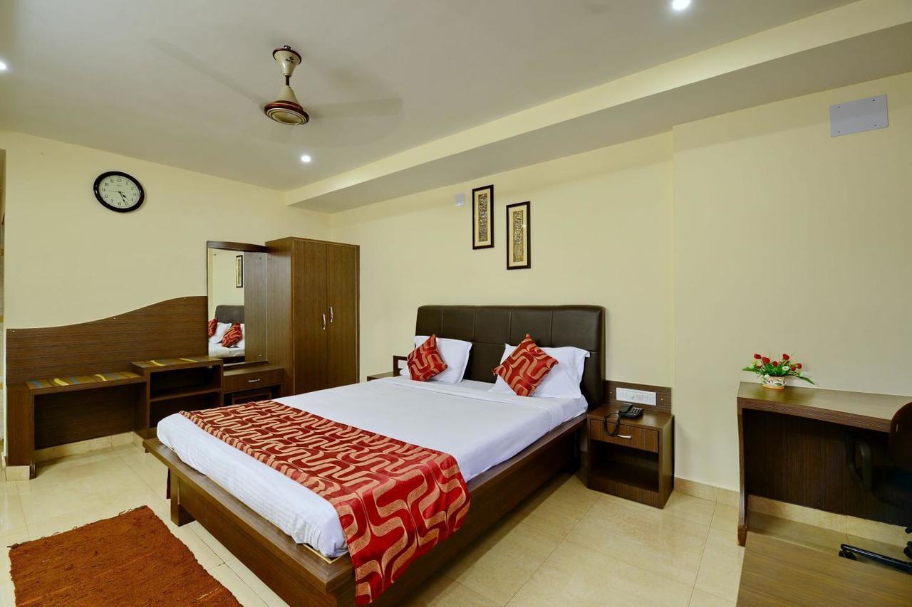 Hotel Rajdhani Bhubaneswar Exteriör bild